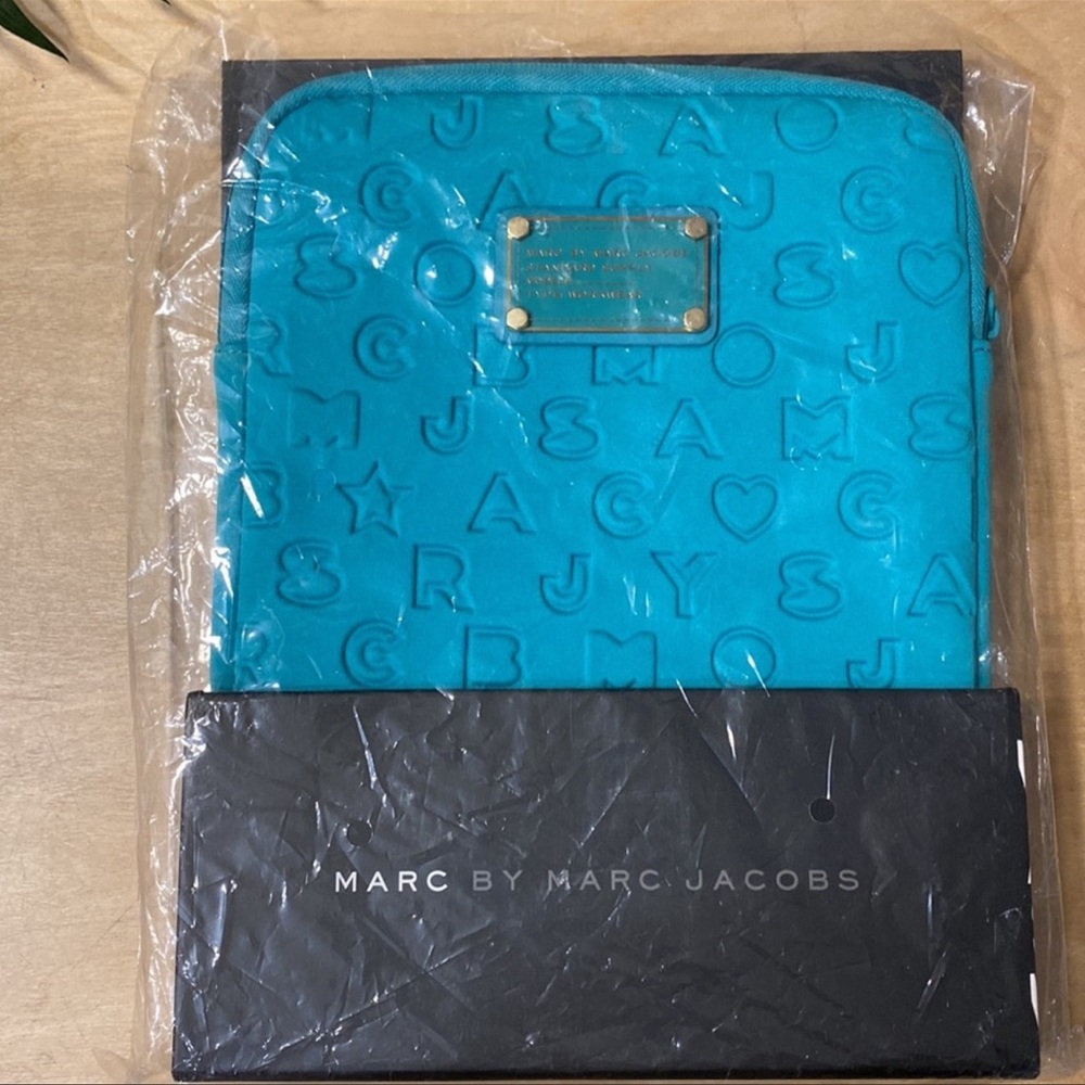 NIB Marc Jacobs Tablet Case - Picture 7 of 9